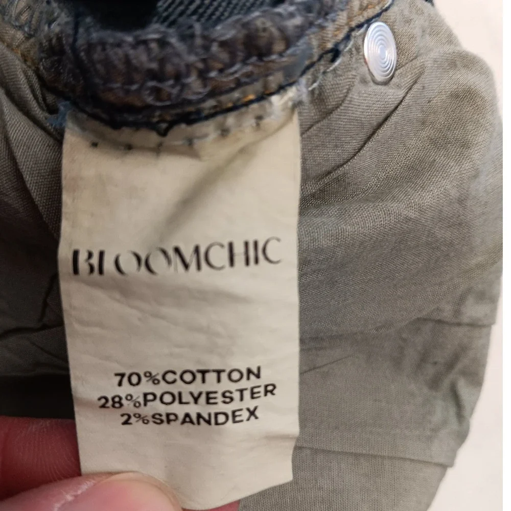 Bloomchic Womens Plus Size 28 Dark Wash Flare Leg Stretch Denim Jeans High Rise - Picture 11 of 15